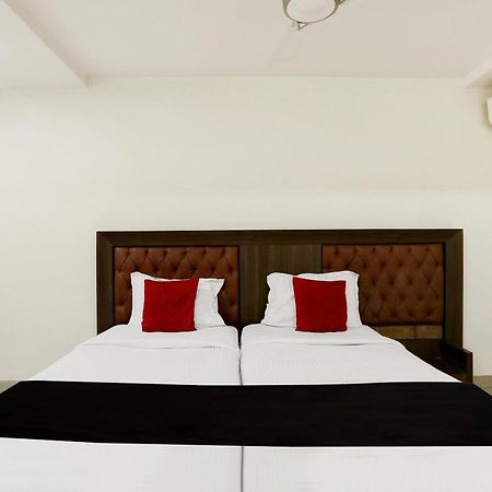 Townhouse Halcyon Deccan Inn Near Shilparamam Kondapur  Eksteriør bilde
