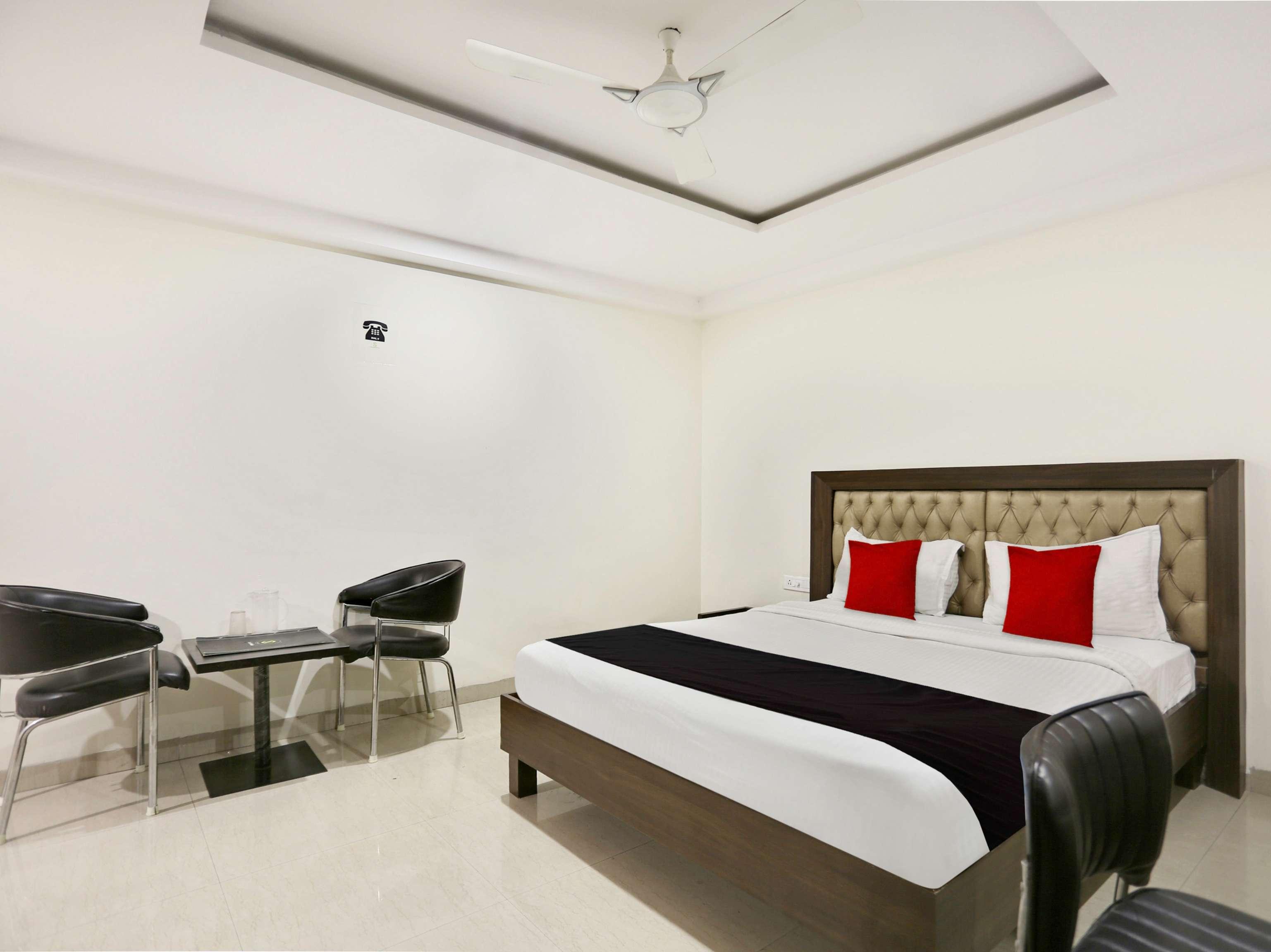 Townhouse Halcyon Deccan Inn Near Shilparamam Kondapur  Eksteriør bilde