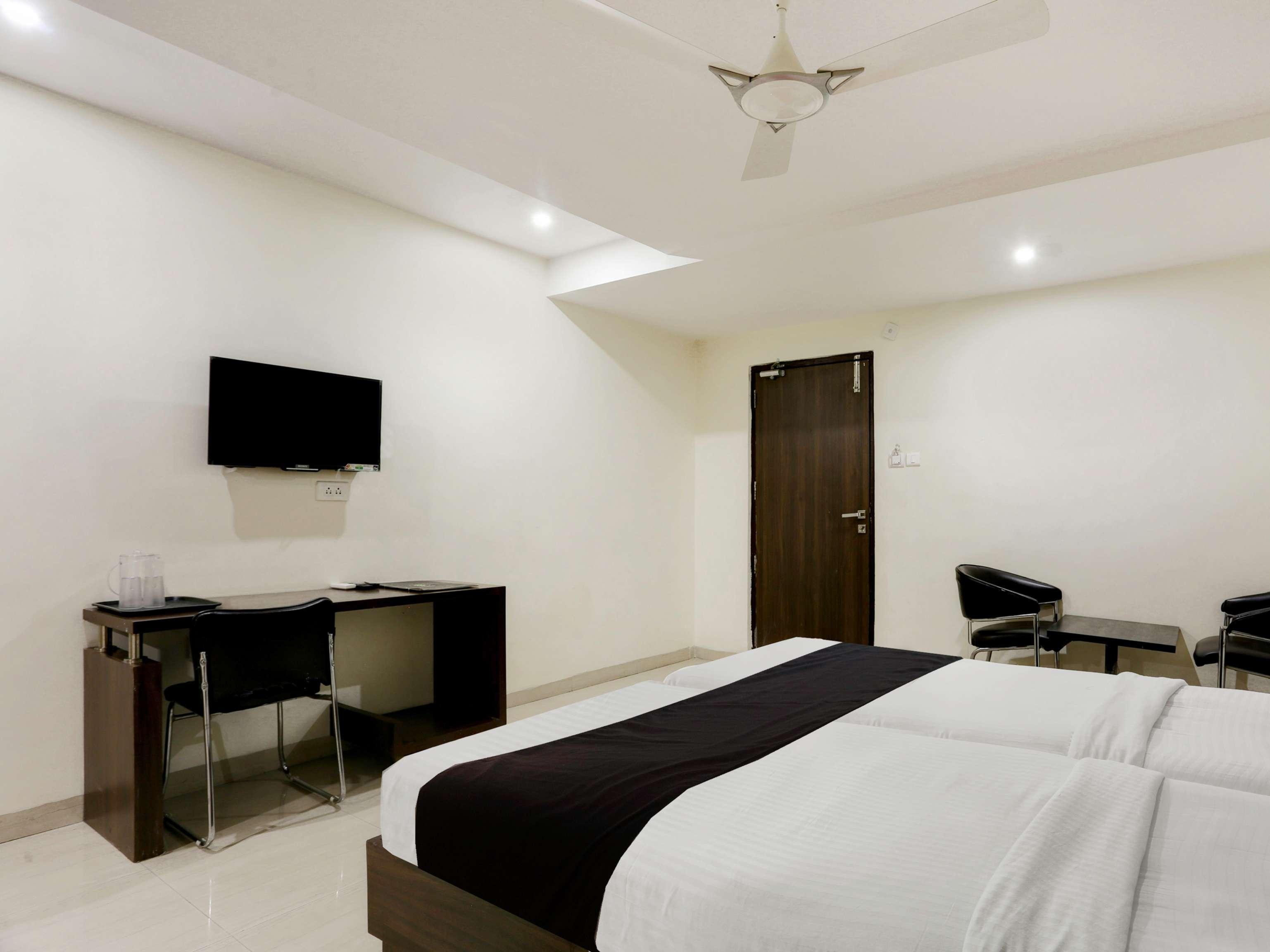 Townhouse Halcyon Deccan Inn Near Shilparamam Kondapur  Eksteriør bilde