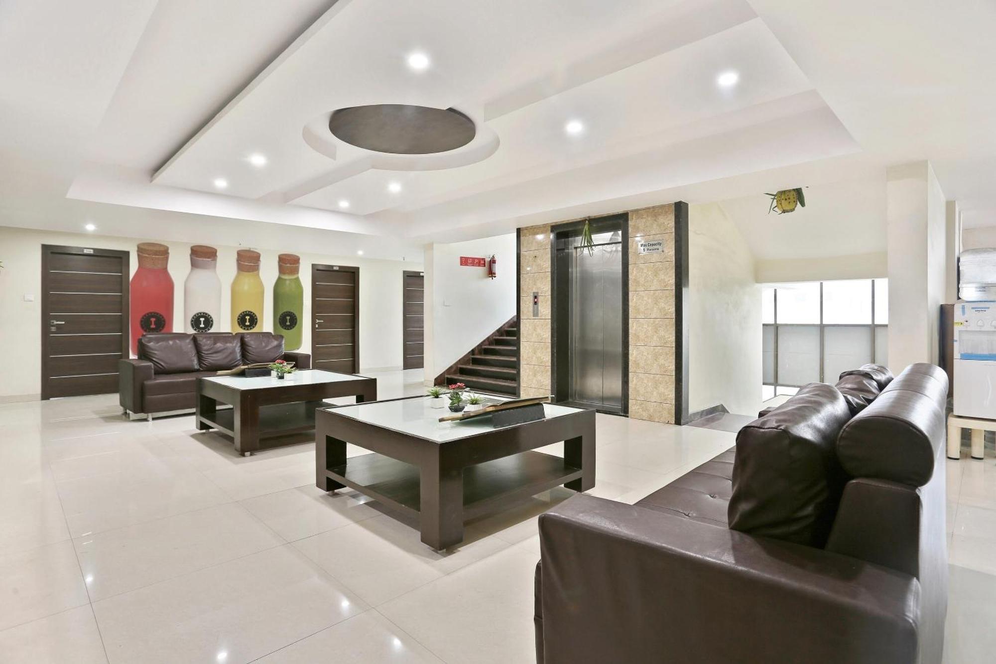 Townhouse Halcyon Deccan Inn Near Shilparamam Kondapur  Eksteriør bilde