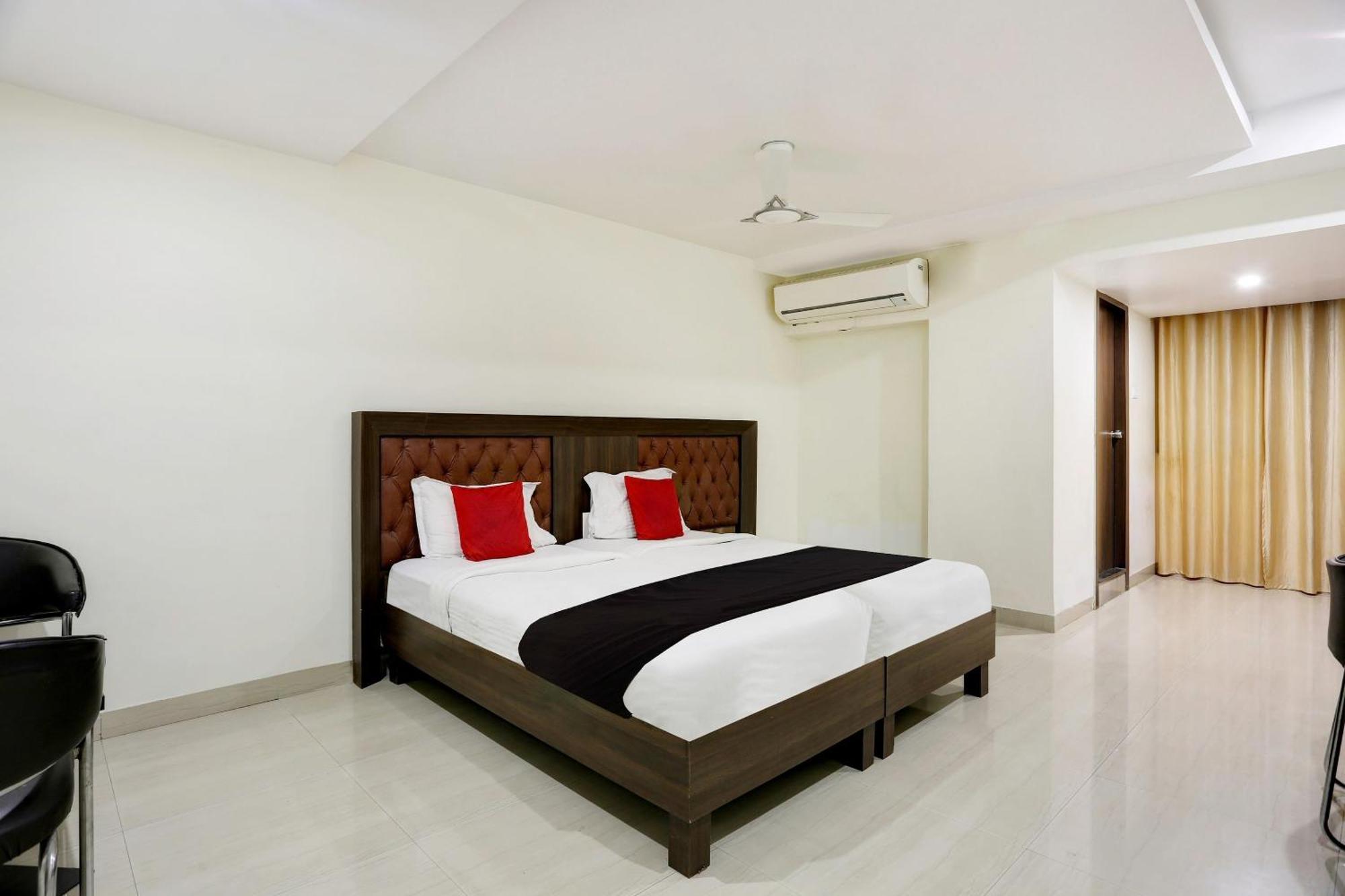 Townhouse Halcyon Deccan Inn Near Shilparamam Kondapur  Eksteriør bilde